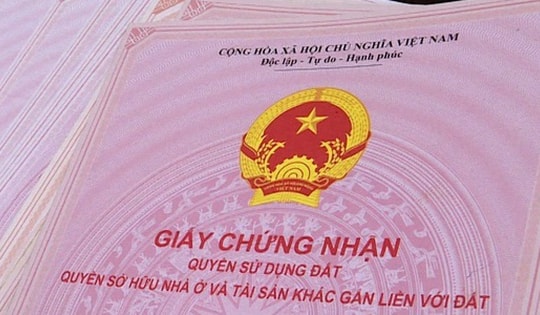 Những quy định cần biết khi cha mẹ muốn sang tên sổ đỏ cho con năm 2025