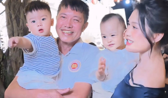 Bố đẻ Đoàn Văn Hậu gây chú ý trong tiệc sinh nhật 1 tuổi của cháu nội