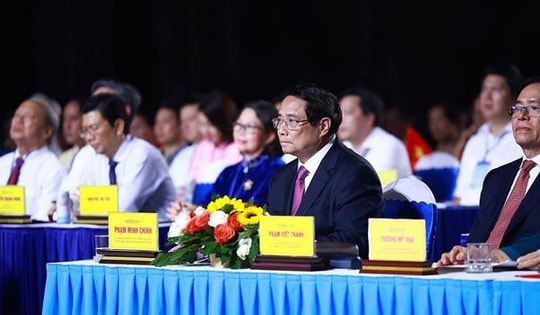 Thủ tướng dự Chương trình chính luận nghệ thuật 'Côn Đảo - Hùng ca ý chí Việt Nam'