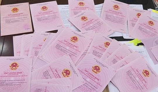 Quy định mới nhất về mức phạt đối với làm sổ đỏ giả trong mua bán nhà đất năm 2025