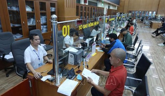 Những khoản phụ cấp nào được tính vào tiền lương tháng hiện hưởng khi nghỉ hưu trước tuổi?