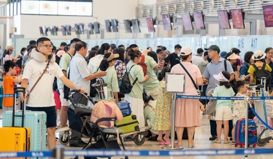 Hai sân bay lớn nhất cả nước khai thác hơn 1.300 chuyến bay ngày cuối kỳ nghỉ lễ