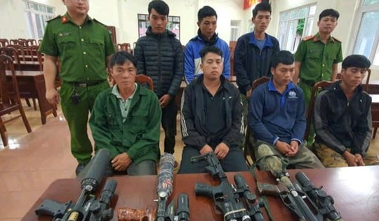 Bắt 7 đối tượng mang súng tự chế vào rừng săn bắn