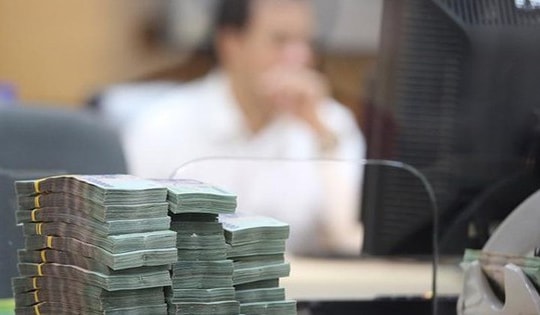 Lãi suất Agribank, HDBank mới nhất: Cùng gửi tiết kiệm 400 triệu đồng chênh lãi ra sao?