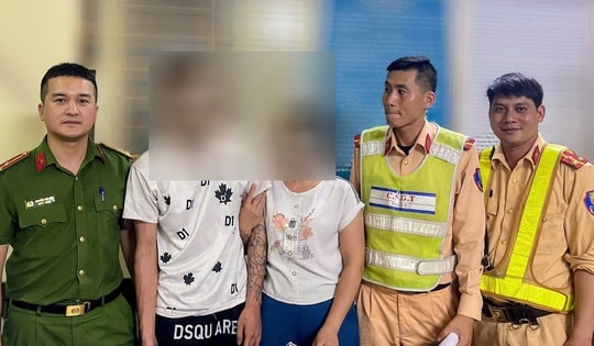 CSGT Hải Phòng kịp thời ngăn cản một thanh niên có ý định nhảy cầu tự tử