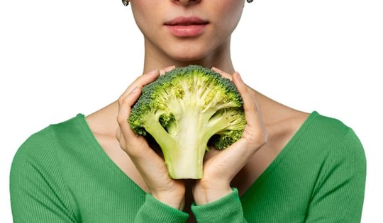 Quan niệm người bị u tuyến giáp phải tuyệt đối kiêng ăn rau họ cải, bác sĩ nói gì?