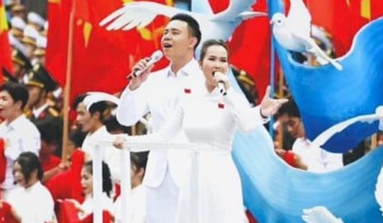 Nam ca sĩ hát hit 3 tỷ view dịp 30/4: Quá khứ chật vật, từng gánh nợ thay mẹ