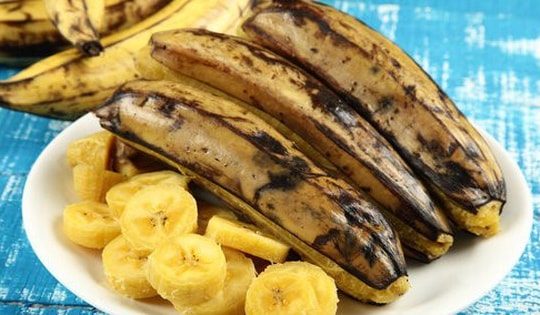 5 lợi ích tiềm năng khi ăn chuối luộc