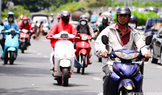 Nắng nóng thiêu đốt ở Bắc Bộ và Trung Bộ kéo dài đến khi nào?