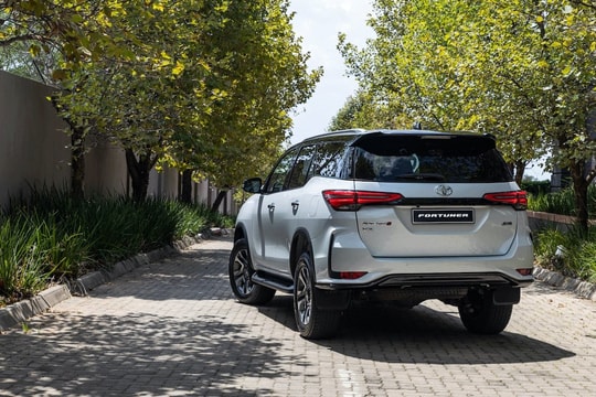 Toyota Fortuner MHEV 'lột xác' với hệ truyền động hybrid và thiết kế hiện đại