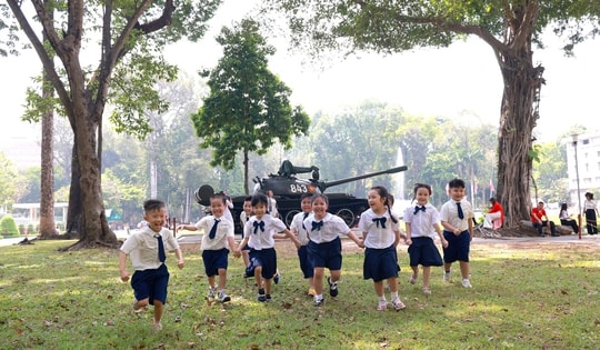 Hôm nay nắng nóng tiếp tục gia tăng ở nhiều khu vực