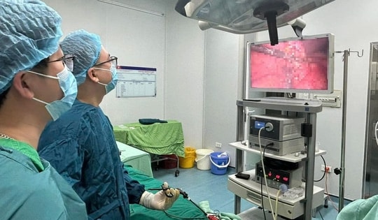 Hy hữu: Người đàn ông bị viên đá bắn thủng bụng khi đang cắt cỏ