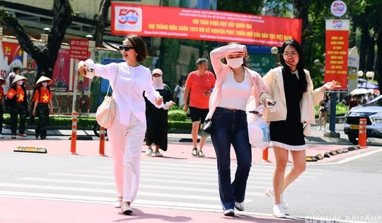 Vì sao dự báo mùa hè năm nay không khốc liệt như năm 2024 mà nắng nóng vẫn thiêu đốt nhiều khu vực?