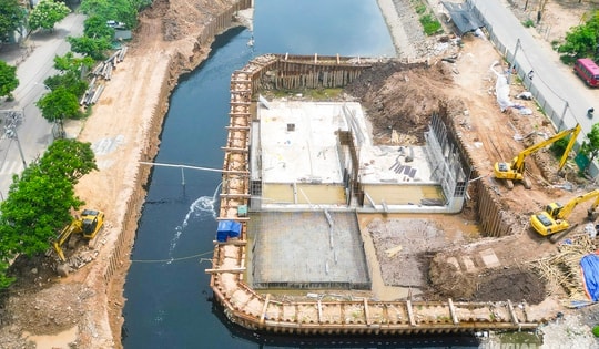Đập dâng giữ nước đầu tiên trên sông Tô Lịch đã thành hình