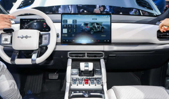 Xe gầm cao SUV hạng C giá 468 triệu đồng, ngang cỡ Mazda CX-5, Honda CR-V, ngoại hình như xe thiết giáp dự kiến sẽ sớm về Việt Nam có gì đặc biệt?