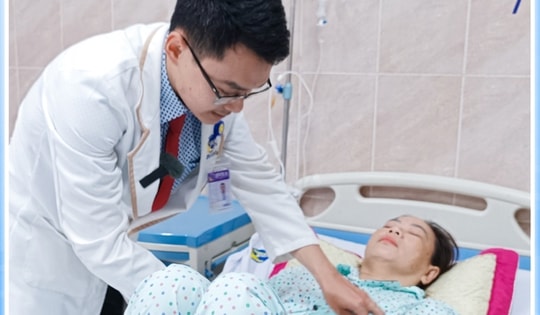 Người phụ nữ 51 tuổi phát hiện ung thư đại trang ngang từ dấu hiệu nhiều người Việt bỏ qua