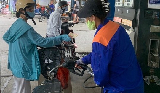 Giá xăng giảm lần thứ 2 liên tiếp, RON95 còn 19.170đ/lít