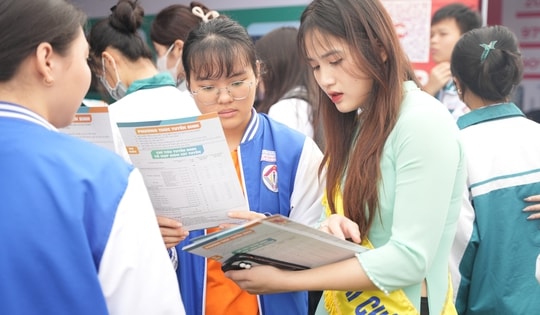 Một trường đại học 'chiêu mộ' sinh viên bằng 42 tổ hợp xét tuyển