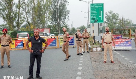 Ấn Độ đặt các bang biên giới với Pakistan trong tình trạng báo động đỏ