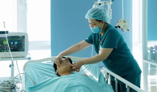 Nhờ sơ cứu đúng cách thiếu niên đuối nước ngừng thở ở biển Rạng được cứu sống