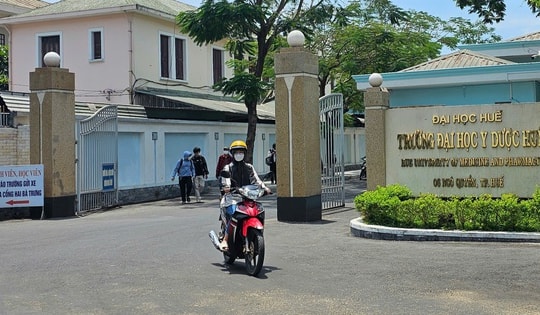 Phụ huynh lo điểm quy đổi từ chứng chỉ IELTS quá cao, trường đại học ở Huế lên tiếng