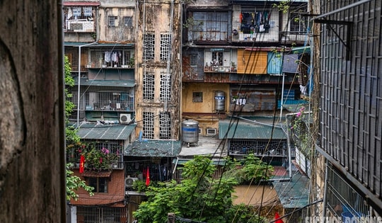 Cận cảnh khu nhà ‘đeo ba lô’ sắp thành cao ốc