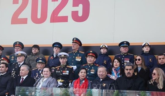 Tổng Bí thư Tô Lâm và Phu nhân dự Lễ duyệt binh kỷ niệm 80 năm Ngày Chiến thắng trong Chiến tranh Vệ quốc vĩ đại tại Moskva