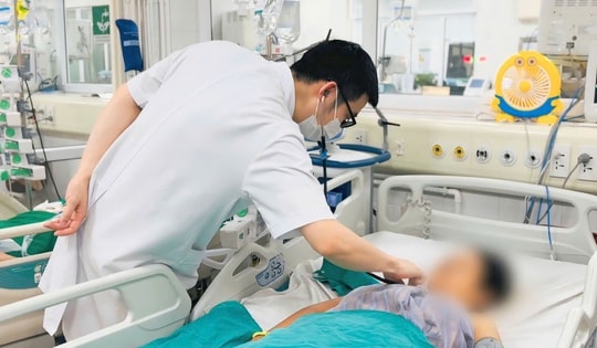 Sốc nhiễm khuẩn nặng sau tiêm khớp ở phòng khám tư