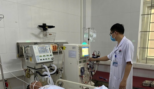 Cứu sống người đàn ông ở Hà Tĩnh bị ngộ độc rượu nặng