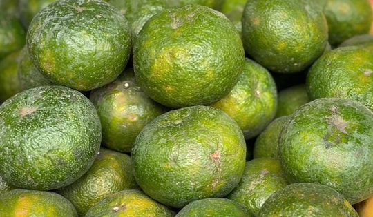Loại quả giàu viatamin C đang vào mùa bán đầy chợ Việt giá chỉ 10.000 đồng/kg