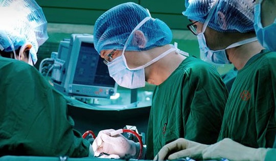 Người đàn ông 52 tuổi phát hiện 4 khối u trong ổ bụng từ dấu hiệu nhiều người Việt bỏ qua