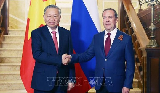 Tổng Bí thư Tô Lâm hội kiến Chủ tịch Đảng Nước Nga Thống nhất