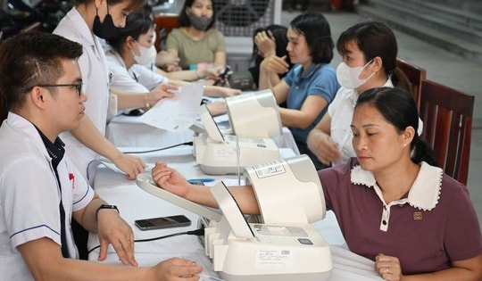 Thầy thuốc không chỉ chữa bệnh mà còn gieo niềm tin, sự bình đẳng trong chăm sóc sức khỏe