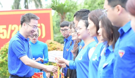 Hơn 3.000 thanh niên công nhân sẽ được tư vấn, khám chữa bệnh, phát thuốc miễn phí trong tháng 5