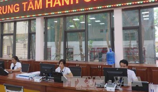 Hướng dẫn cụ thể về xét nâng bậc lương trước thời hạn khi nghỉ hưu trước tuổi do sắp xếp bộ máy