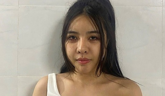 Lộ diện nữ môi giới dàn xếp mua bán dâm tại nhà nghỉ ở Hà Nội