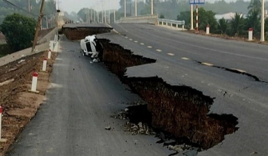 Bộ Xây dựng: Đảm bảo chất lượng công trình sau sự cố sụt lún đường, sập cầu