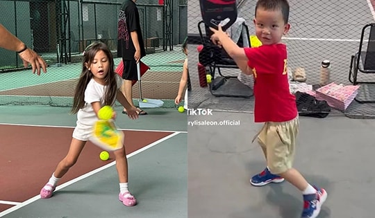 Biểu cảm trái ngược của cặp song sinh nhà Hồ Ngọc Hà khi chơi pickleball