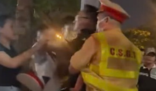 Say rượu đòi 'gỡ lỗi' cho người quen, đối tượng bị tạm giữ vì đe dọa CSGT