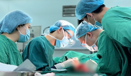 Vi phẫu cứu ngón tay đứt lìa cho nam công nhân