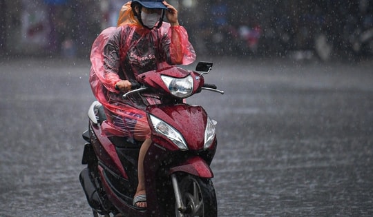 Chi tiết đợt mưa dông mạnh ở miền Bắc từ 14/5