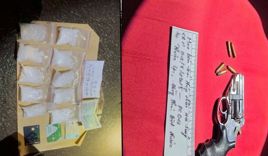 Thu giữ súng và đạn khi bắt các đối tượng vận chuyển, mua bán ma túy