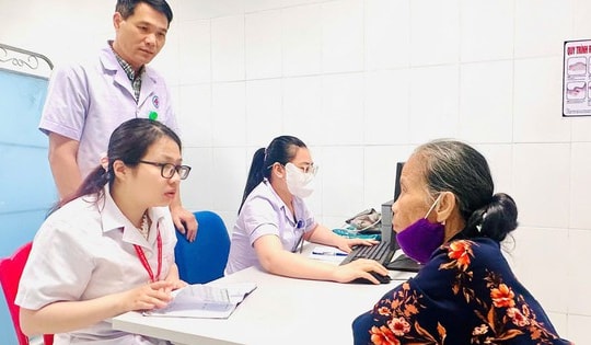 Thêm 4 bác sĩ Bệnh viện Đại học Y Hà Nội về khám chữa bệnh tại Hà Tĩnh