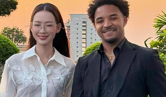 Chân dung hoa hậu 'gây bão' vì khoảnh khắc thân thiết với cầu thủ Nguyễn Xuân Son