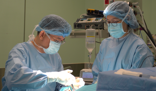 Giữ lại khuôn mặt cho bệnh nhân trẻ bị u nguyên bào men có kích thước lớn