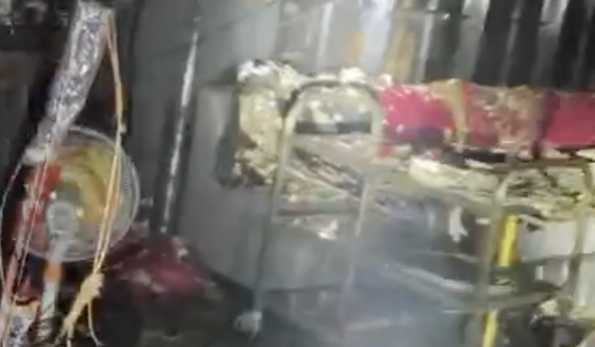 Giải cứu 4 người khỏi đám cháy khách sạn lúc rạng sáng ở TPHCM