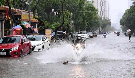 Miền Bắc mưa dông trở lại, đề phòng thời tiết nguy hiểm