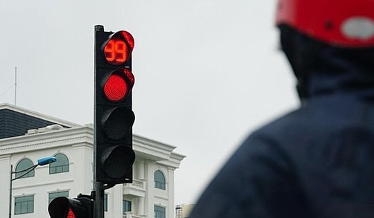 Đèn đỏ dài gấp 5 lần đèn xanh, có bất cập?