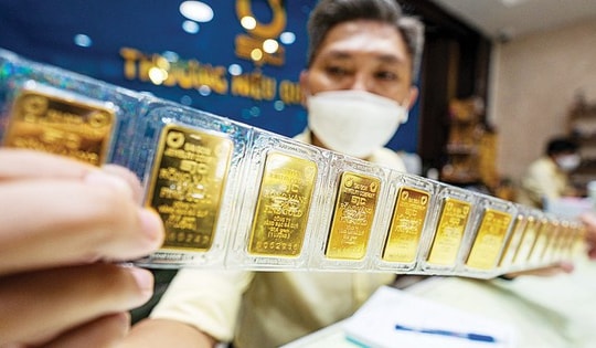 Thủ tướng: Khẩn trương thực hiện ngay các giải pháp ổn định thị trường vàng