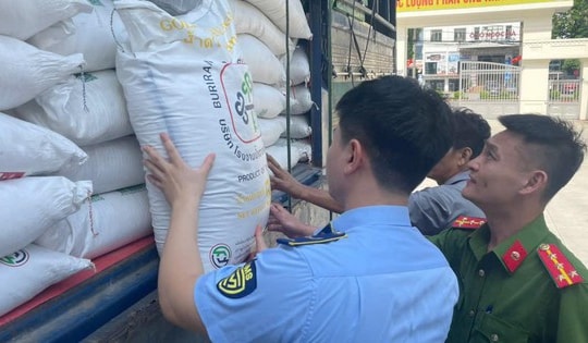 Bắt giữ 3 tấn đường cát nhập lậu tại Nghệ An